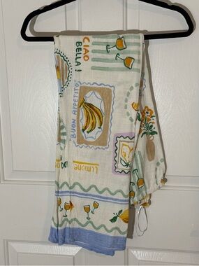 Cream Printed Wide-Leg Capri Pants with Italian Fruit and Lemon Motif
